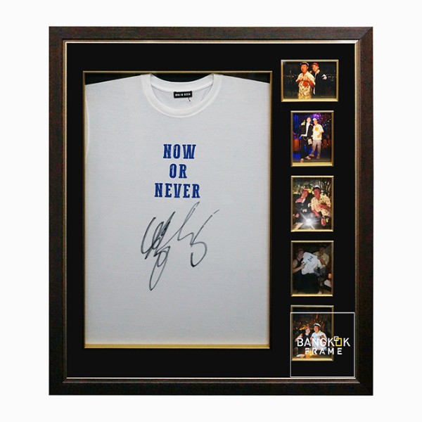 กรอบรูปโชว์เสื้อที่ระลึก